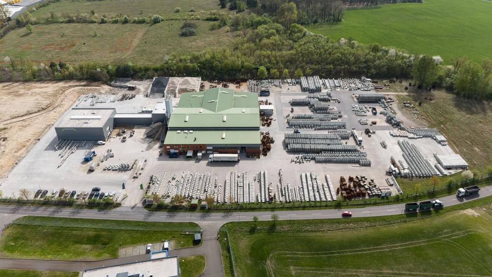 [Translate to Polski:] Luftbild Werksgelände in Beeskow