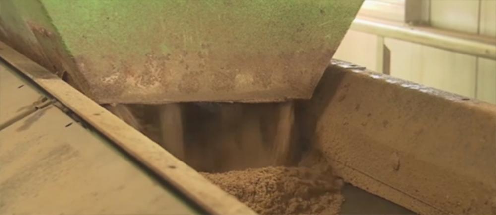 [Translate to Polski:] Blick in eine Betonmaschine