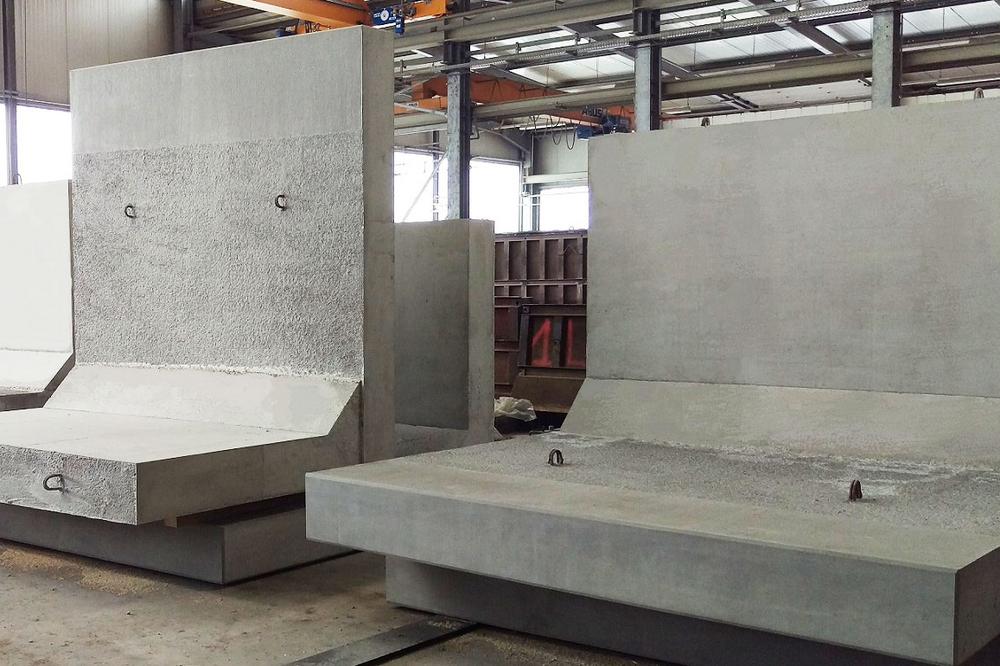 [Translate to Polski:] Winkelstützen im Lager