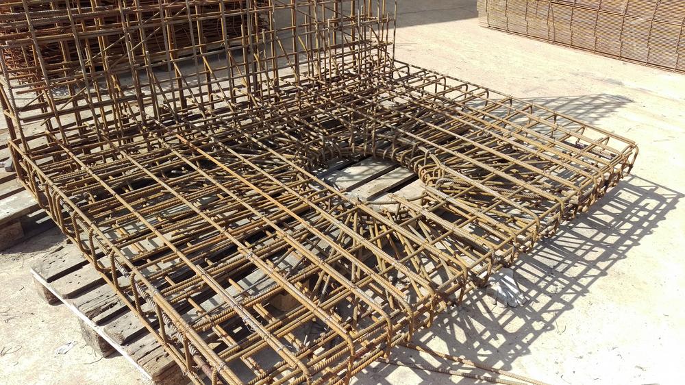 Stahlgitter mit Loch