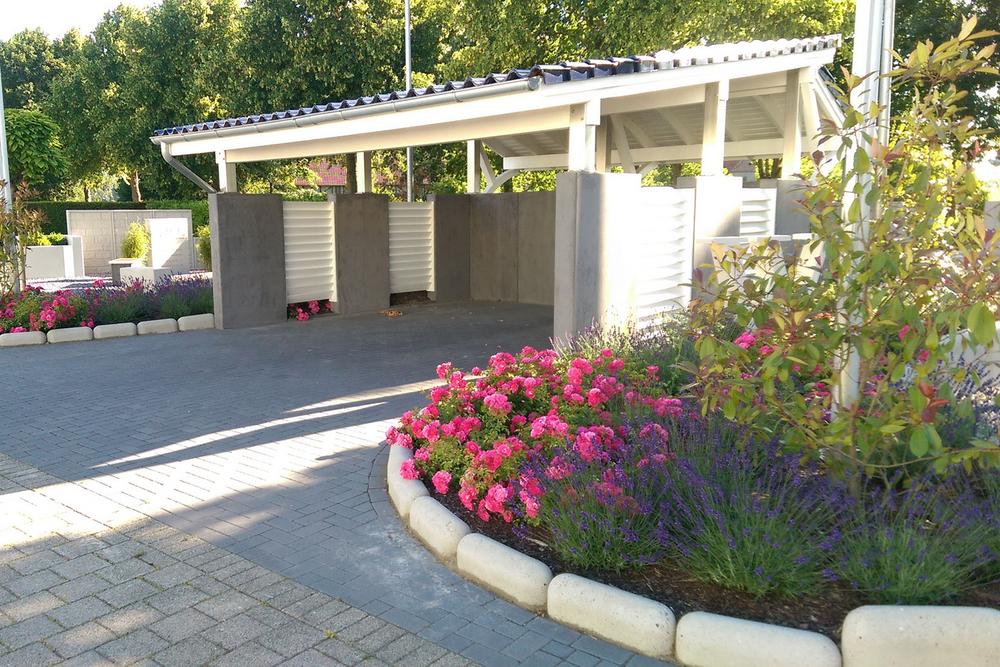 Carport Einfahrt