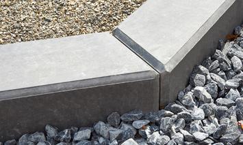 [Translate to Polski:] schräge Ecke aus Beton