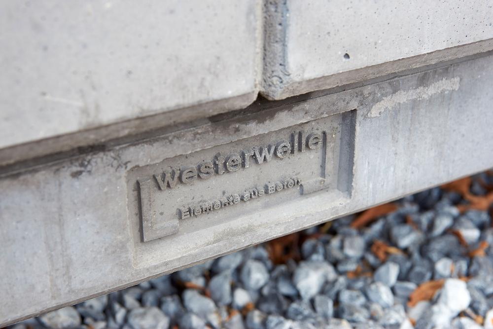 Beinsockel Detail mit Beschriftung