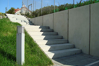 Beispiel Blockstufe aus Beton Beispiel Blockstufe aus Beton